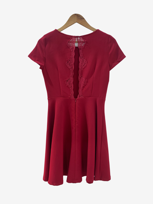 Robe rouge élégante à dos dentelle – Élégance romantique Maya Mode