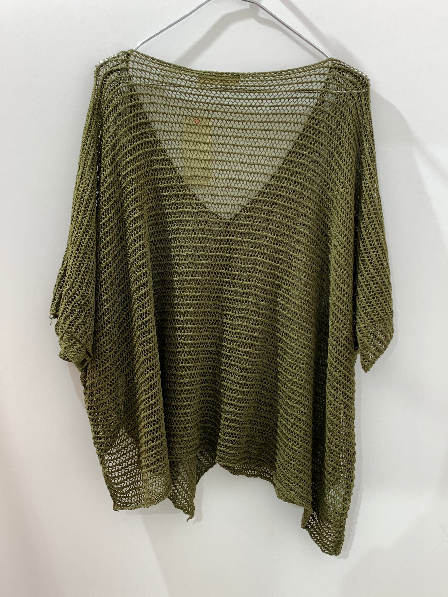 Poncho ajouré en maille – Esprit Bohème Maya Mode