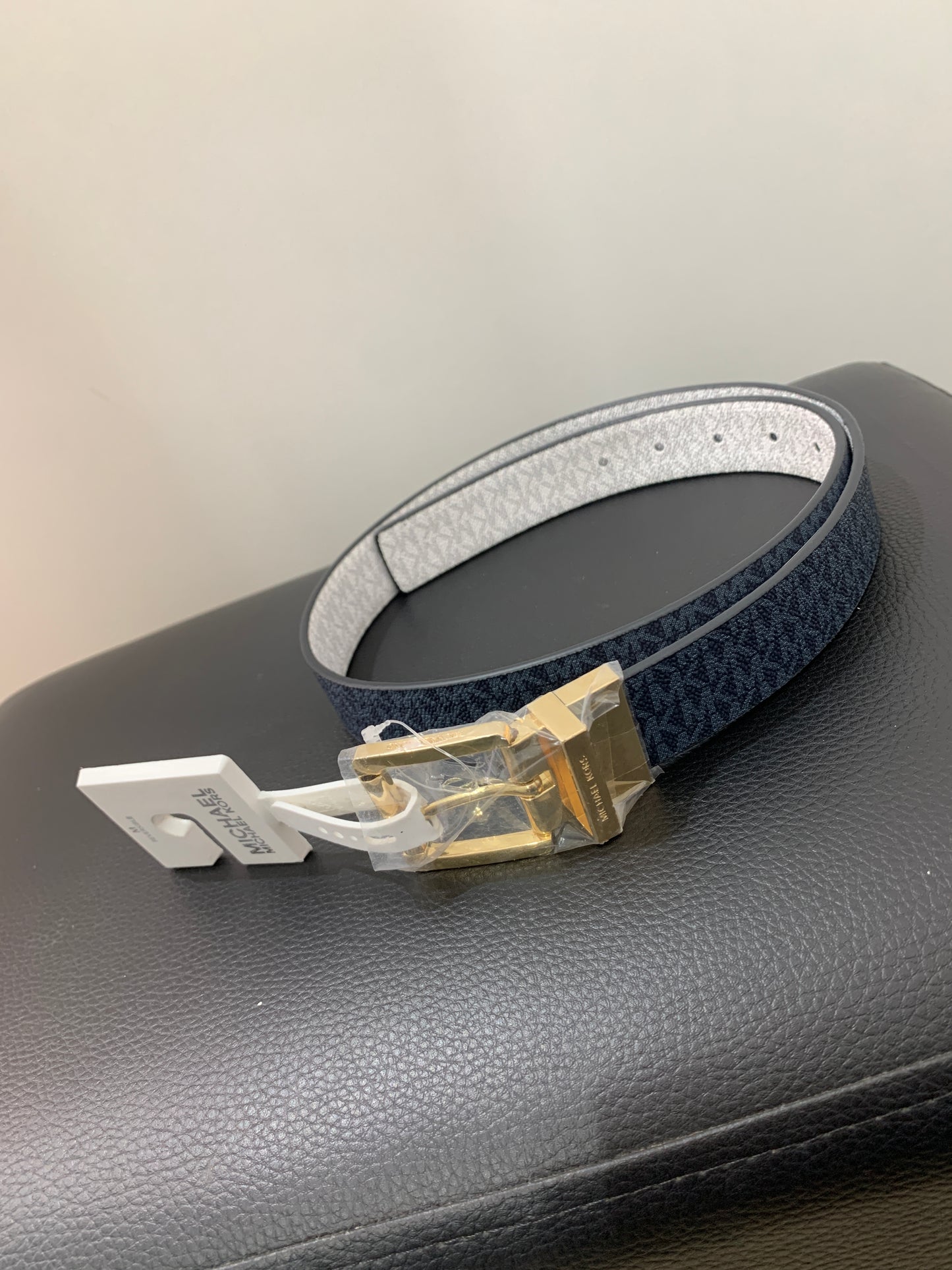 Ceinture bleu marine à boucle rectangulaire – Élégance structurée Maya Mode