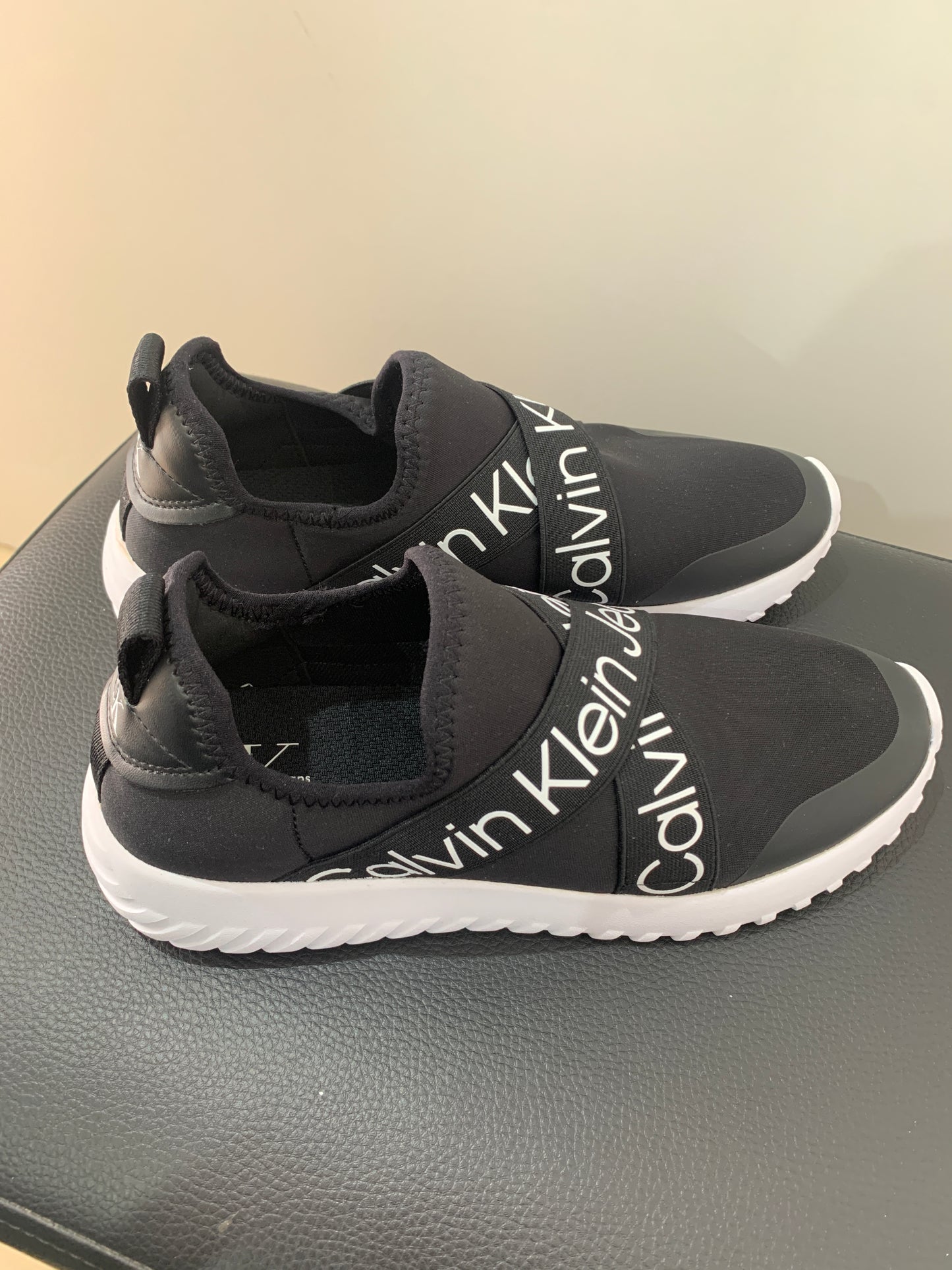 Baskets noires – Confort urbain Maya Mode