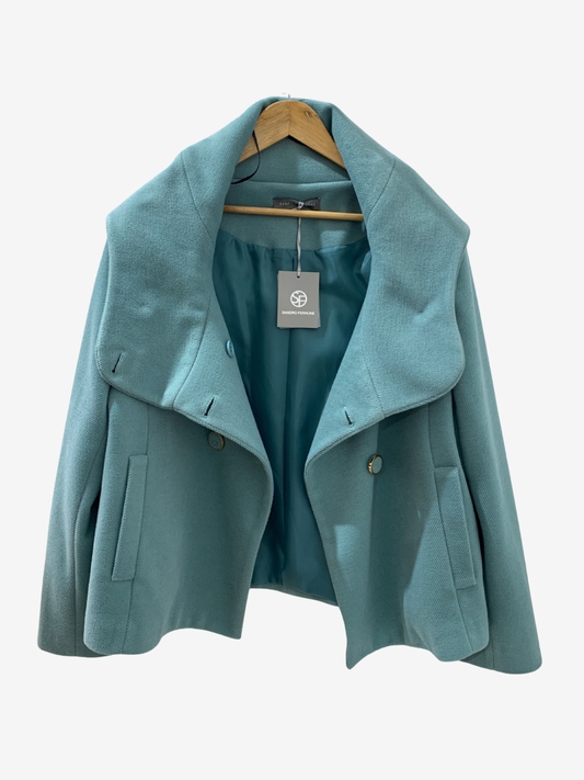 Manteau court bleu pastel – Élégance de saison Maya Mode