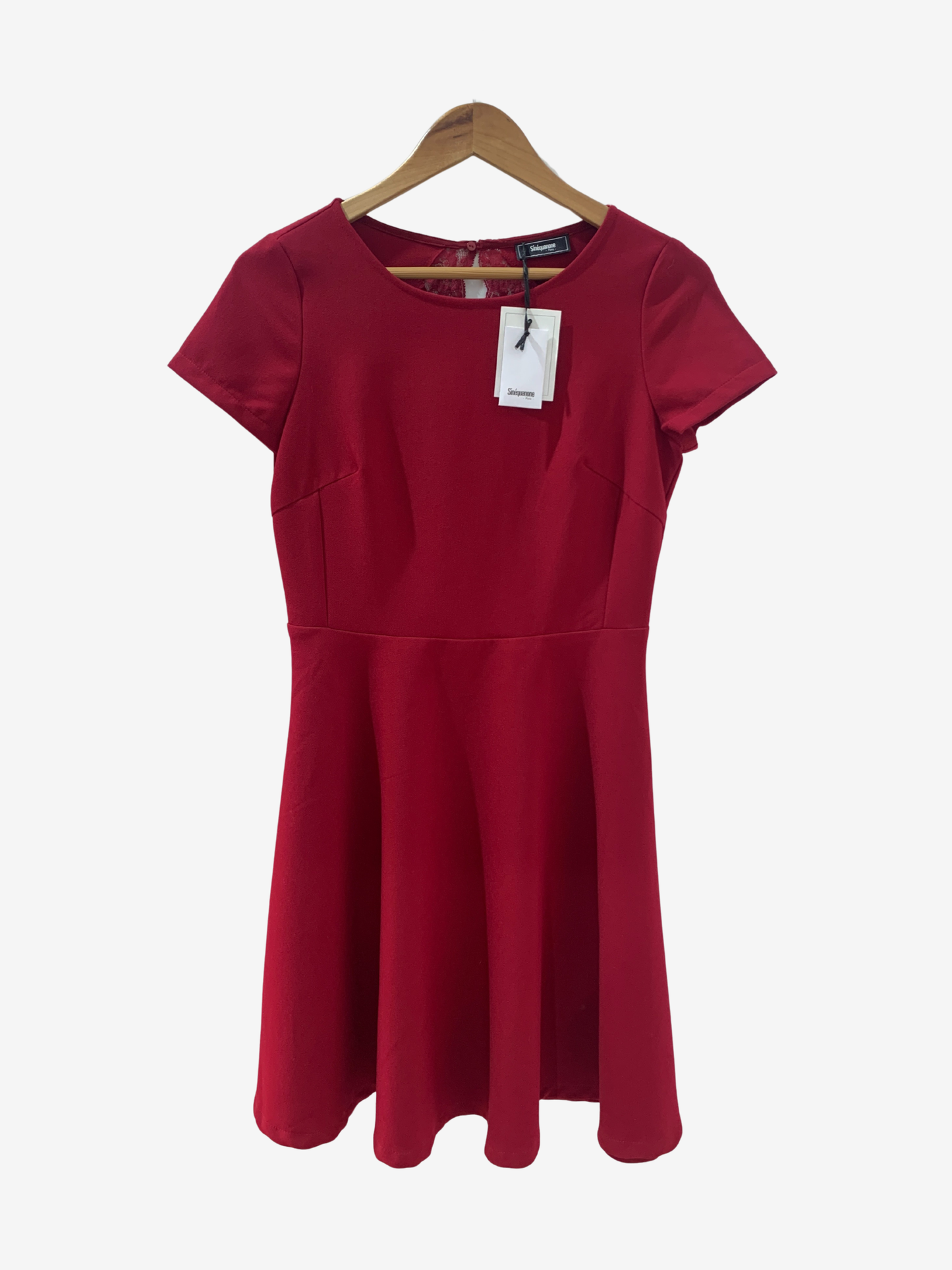 Robe rouge élégante à dos dentelle – Élégance romantique Maya Mode