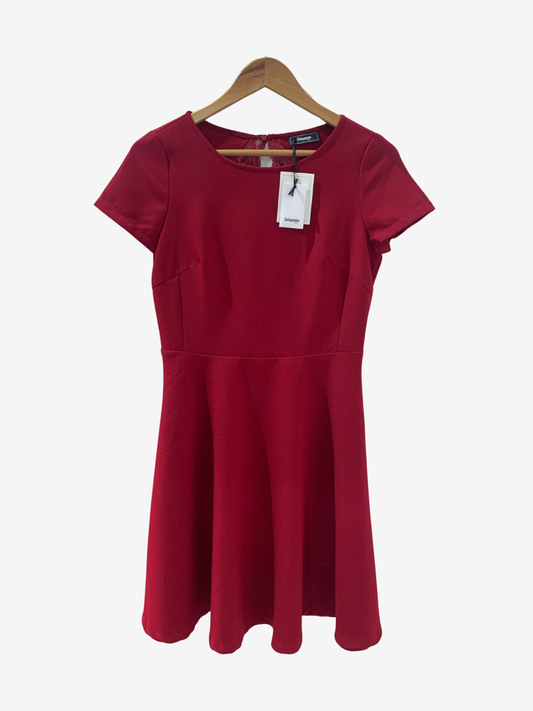 Robe rouge élégante à dos dentelle – Élégance romantique Maya Mode