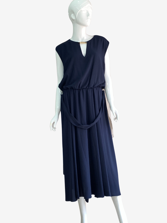 Robe fluide bleu nuit – Élégance minimaliste Maya Mode