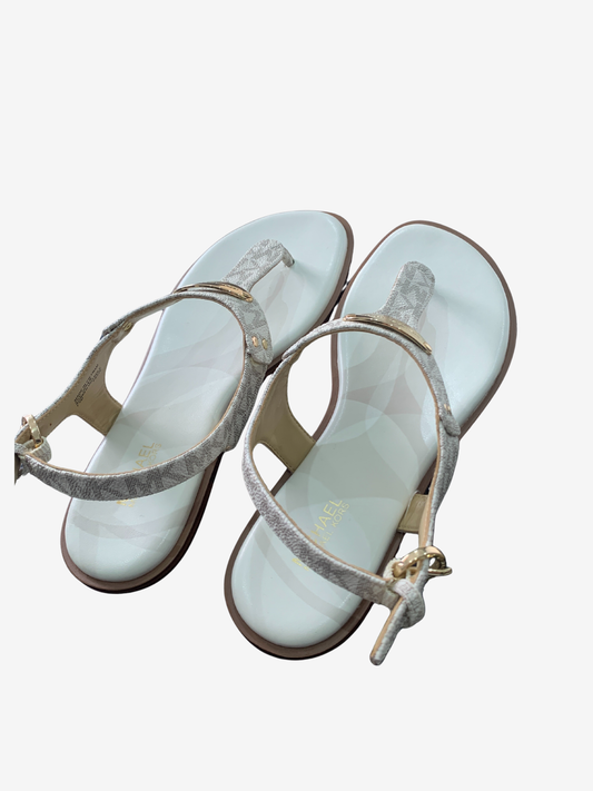 Sandales élégantes beige clair à détail doré – Élégance estivale Maya Mode