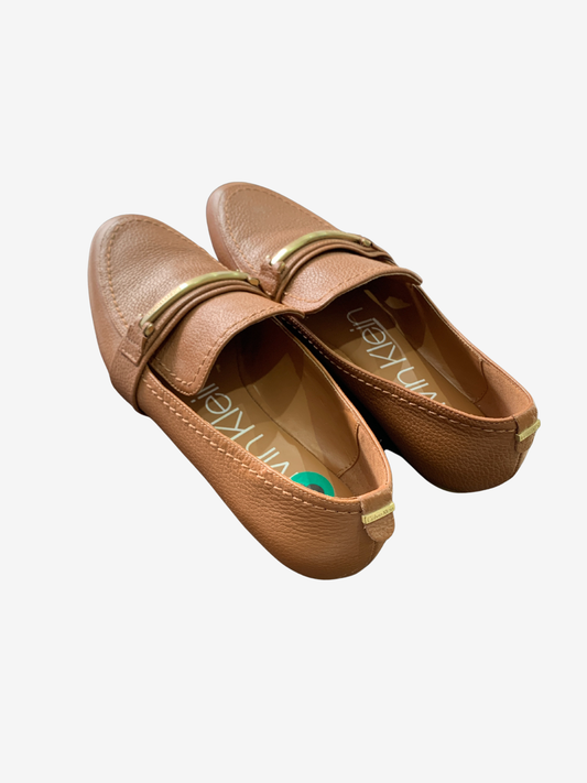Mocassins camel avec boucle dorée – Élégance intemporelle Maya Mode