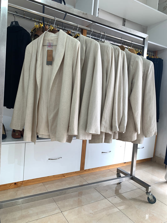 Veste beige fluide – Élégance naturelle by Maya Mode