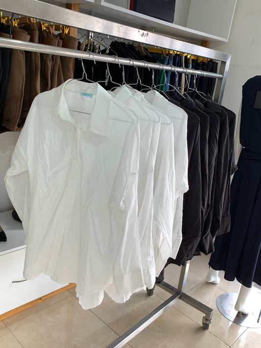 Chemise fluide unie – Élégance essentielle Maya Mode