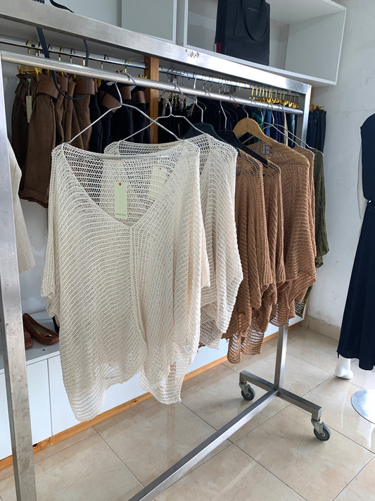 Poncho ajouré en maille – Esprit Bohème Maya Mode