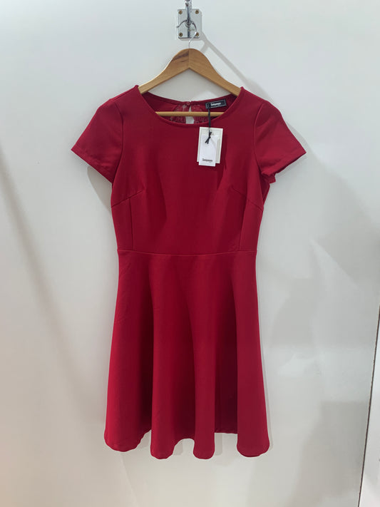 Robe rouge élégante à dos dentelle – Élégance romantique Maya Mode