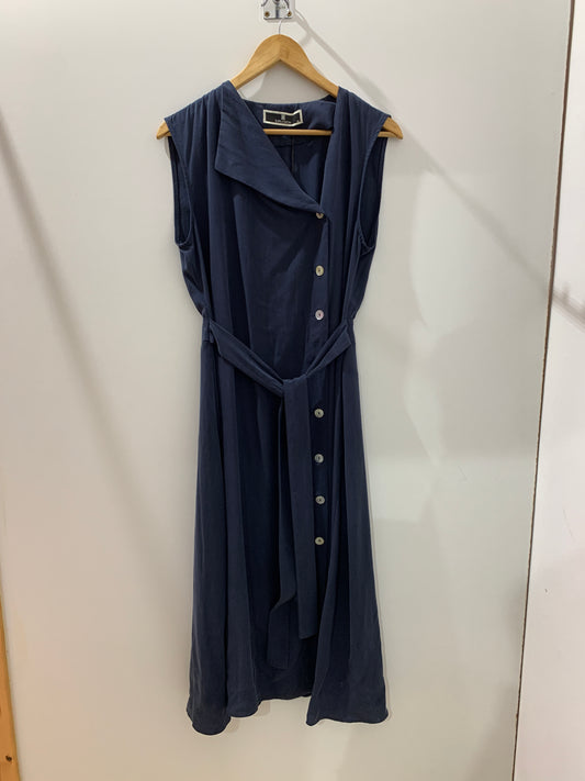 Robe sans manches bleu marine à col drapé – Élégance urbaine Maya Mode
