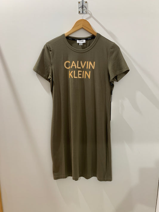 Robe t-shirt kaki – Esprit minimaliste Maya Mode