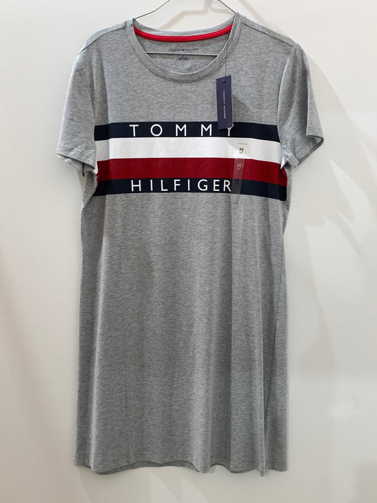 Robe t-shirt grise à bandes contrastées – Confort moderne Maya Mode