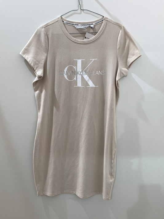 Robe beige minimaliste – Élégance naturelle Maya Mode