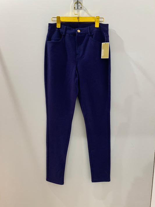 Pantalon bleu nuit – Modernité et fluidité Maya Mode