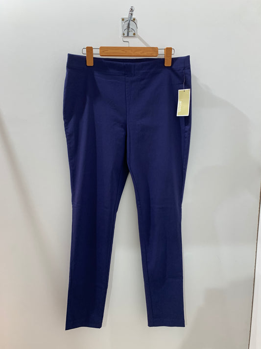 Pantalon bleu marine ajusté – Raffinement quotidien Maya Mode