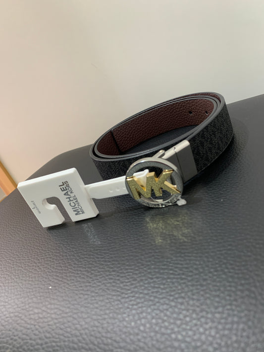Ceinture noire à boucle dorée – Signature Élégante Maya Mode
